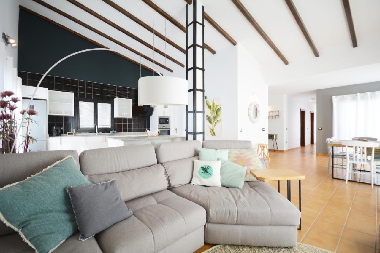 Beautiful Spacious Villa With Private Heated Pool In Lajares Εξωτερικό φωτογραφία