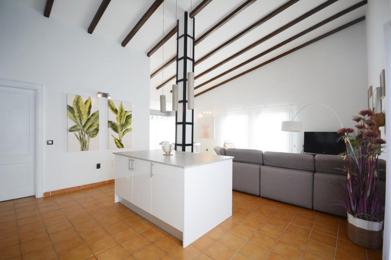 Beautiful Spacious Villa With Private Heated Pool In Lajares Εξωτερικό φωτογραφία