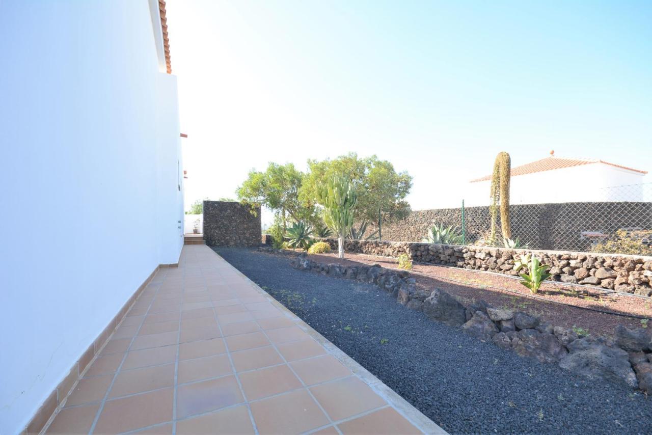 Beautiful Spacious Villa With Private Heated Pool In Lajares Εξωτερικό φωτογραφία
